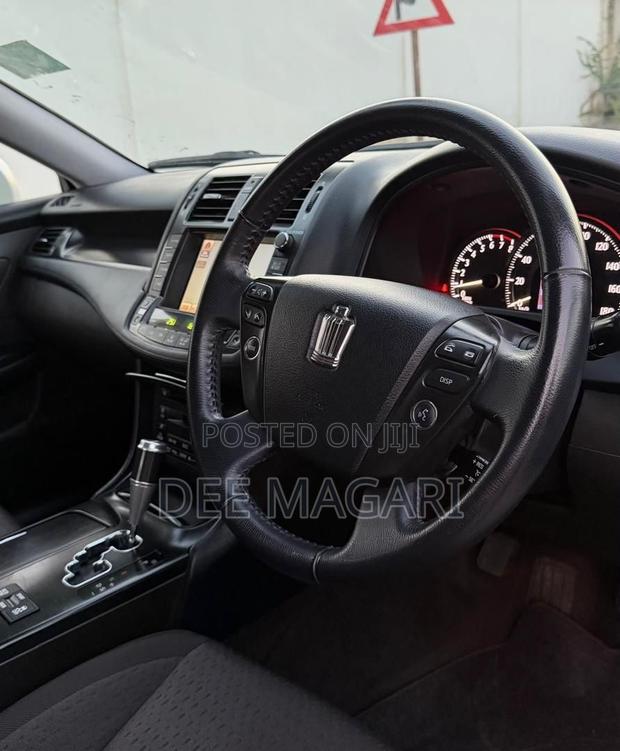 Toyota Crown 2008 White