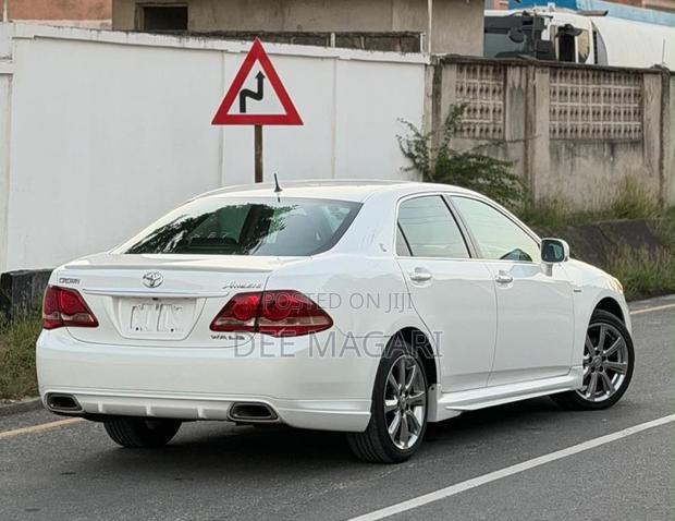 Toyota Crown 2008 White
