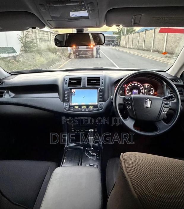 Toyota Crown 2008 White