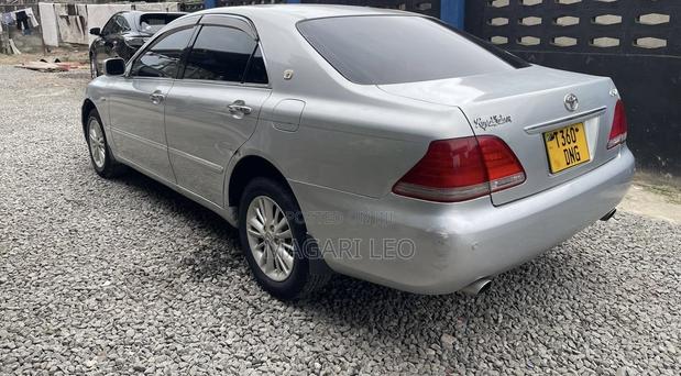 Toyota Crown Royale 2005 Silver
