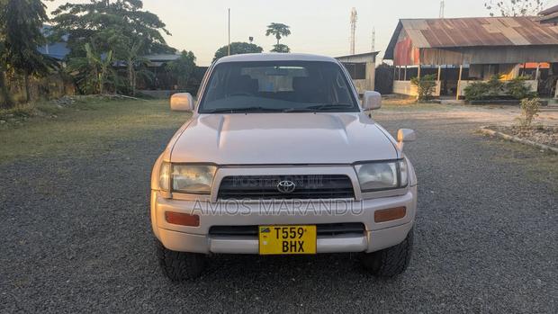 Toyota Hilux Surf 2.7 SSR 2000 Pearl