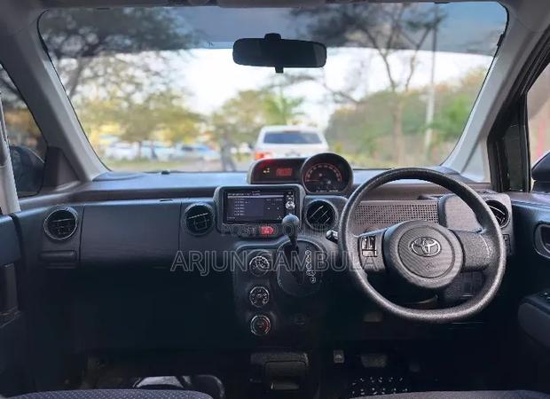 Toyota Porte 2014 Brown