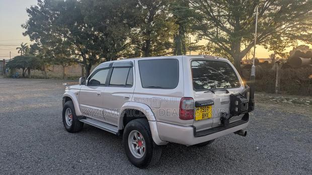 Toyota Hilux Surf 2.7 SSR 2000 Pearl