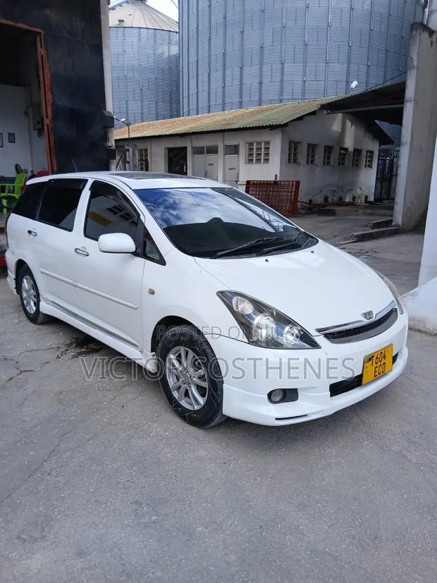 Toyota Wish 2004 White