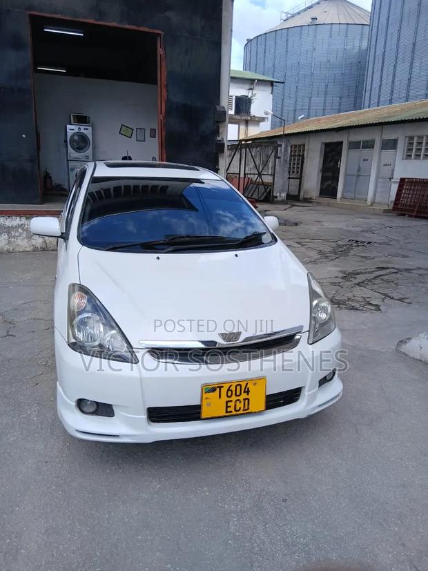 Toyota Wish 2004 White