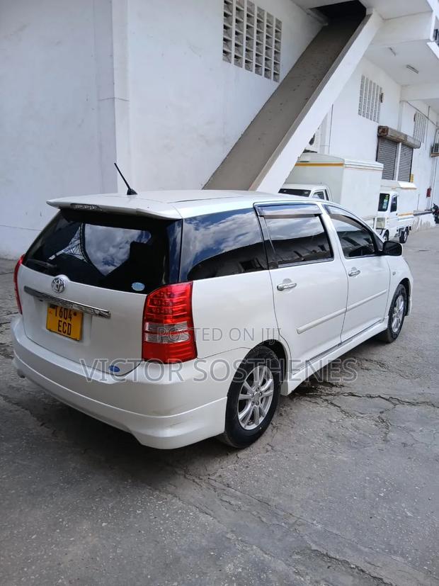 Toyota Wish 2004 White