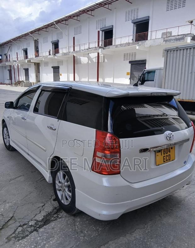 Toyota Wish 2004 White