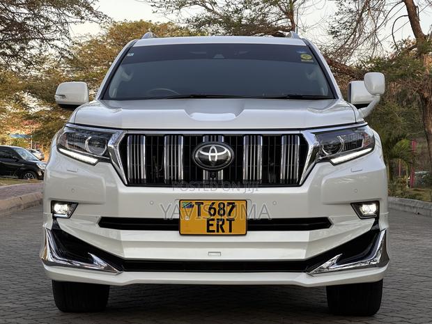 Toyota Land Cruiser Prado 2018 White