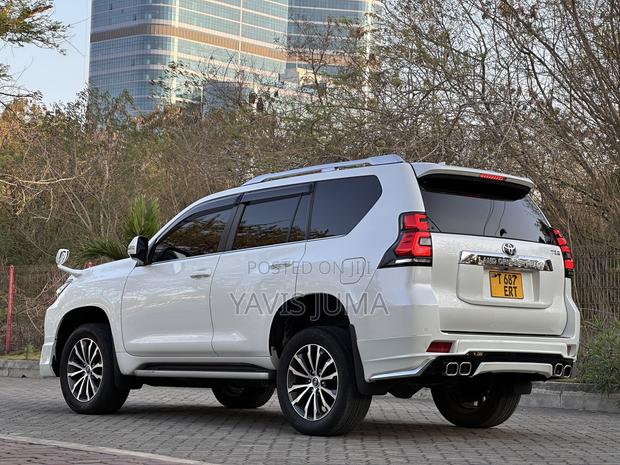 Toyota Land Cruiser Prado 2018 White