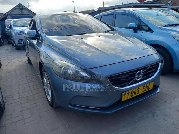 Volvo V40 2014 Blue