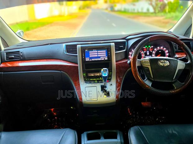 Toyota Alphard 2010 White