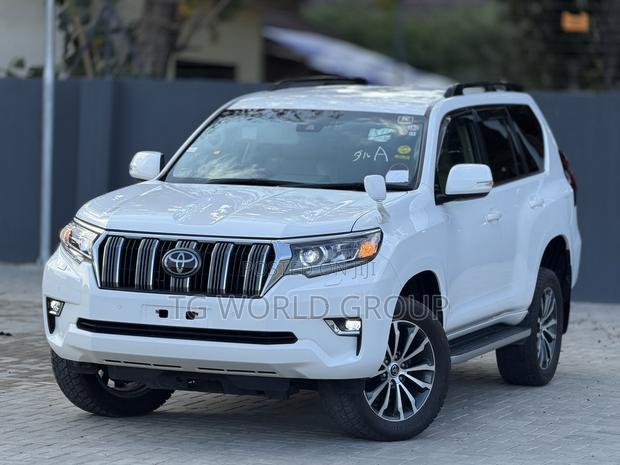 Toyota Land Cruiser Prado 2.8 2021 White