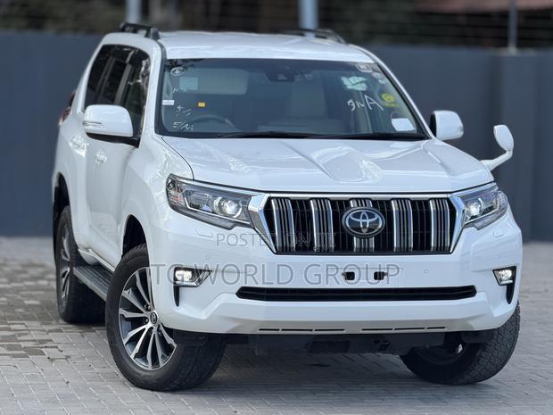 Toyota Land Cruiser Prado 2.8 2021 White