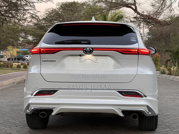 Toyota Harrier 2021 White
