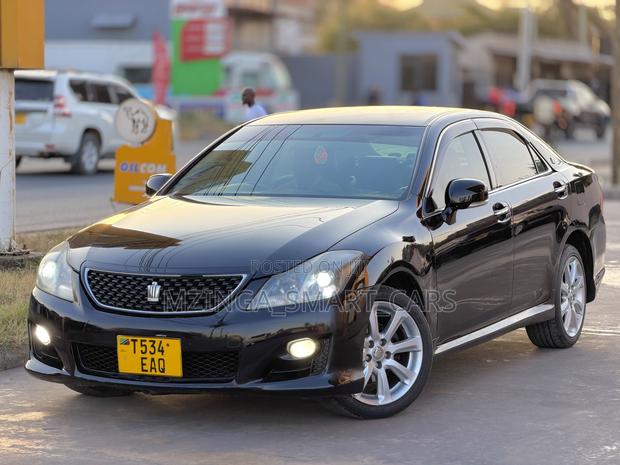 Toyota Crown 2009 Black