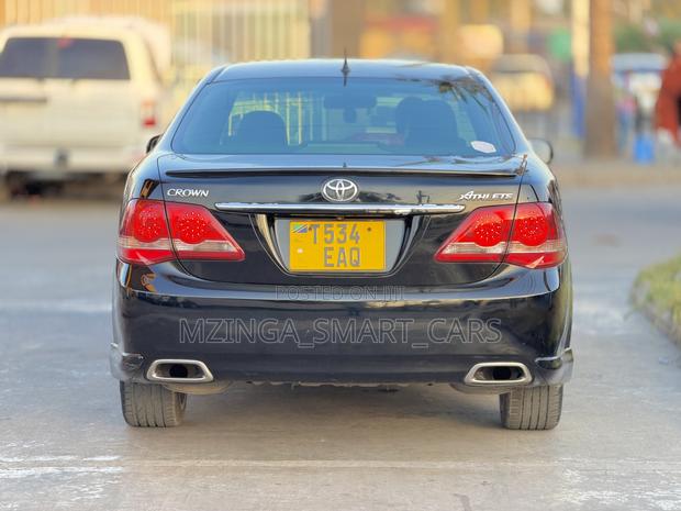 Toyota Crown 2009 Black