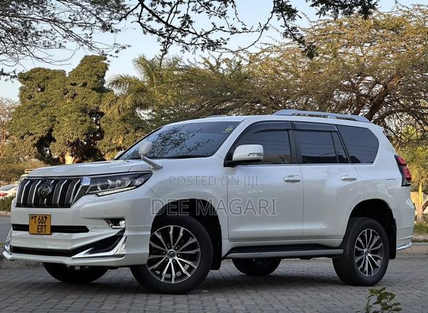 Toyota Land Cruiser Prado 2018 White