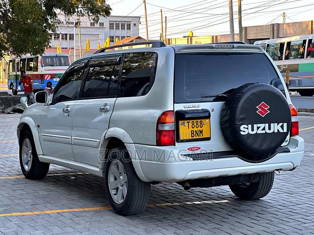 Suzuki Grand Vitara 2005 Silver