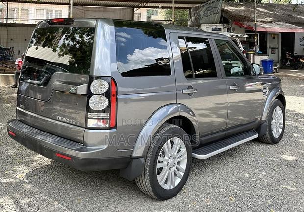 Land Rover Discovery 2016 Gray