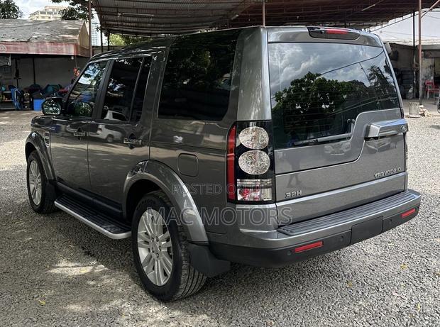 Land Rover Discovery 2016 Gray