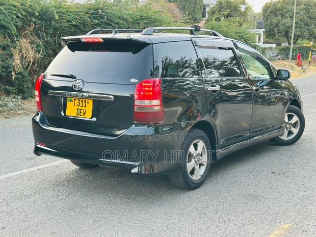 Toyota Wish 2004 Blue