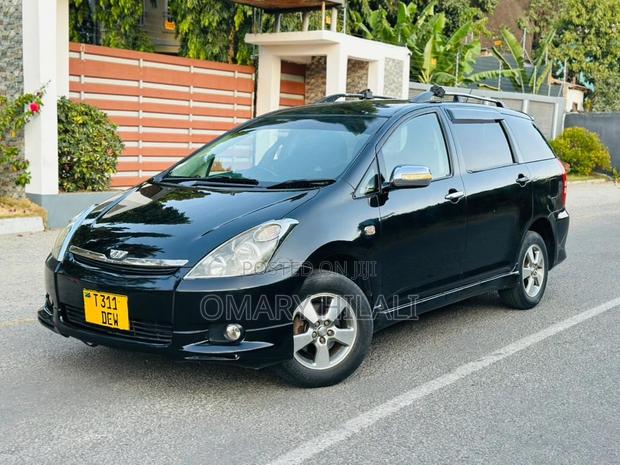 Toyota Wish 2004 Blue