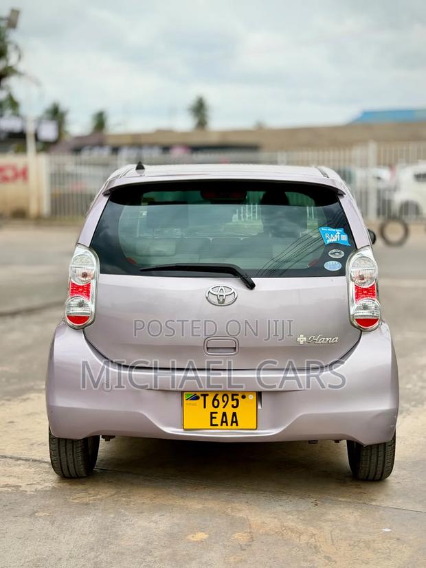 Toyota Passo 2012 Pink