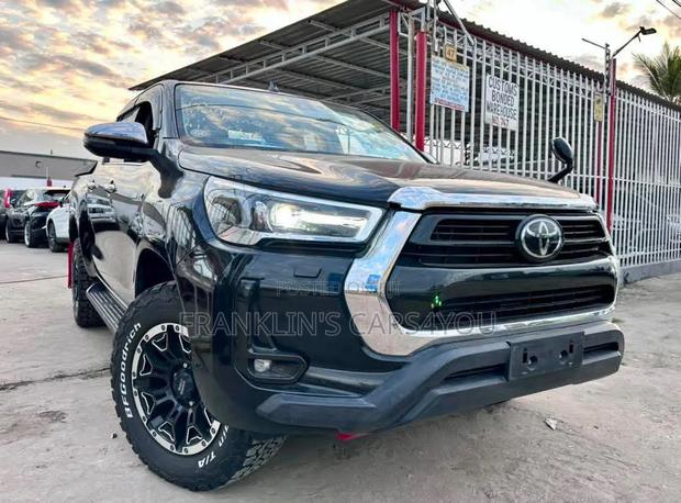 Toyota Hilux 2021 Black