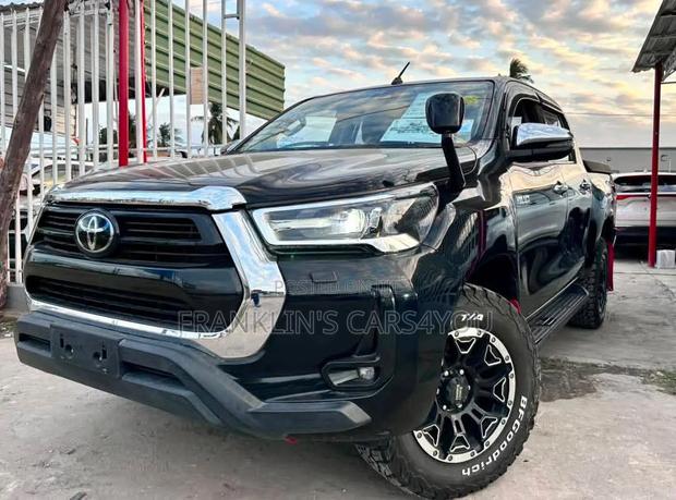 Toyota Hilux 2021 Black