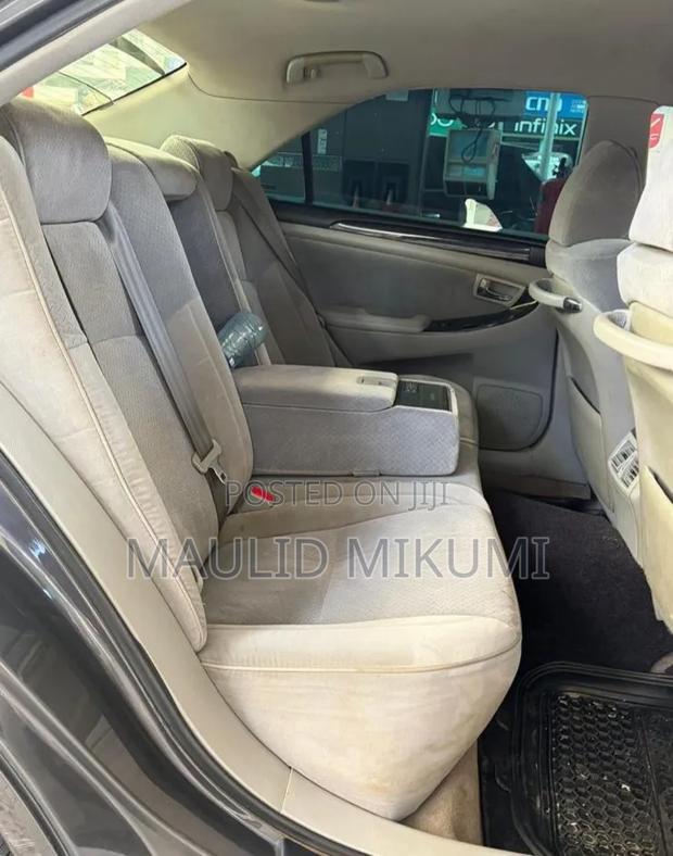 Toyota Crown 2004 Gray