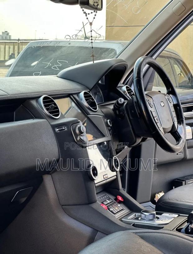 Land Rover Discovery 2016 Gray