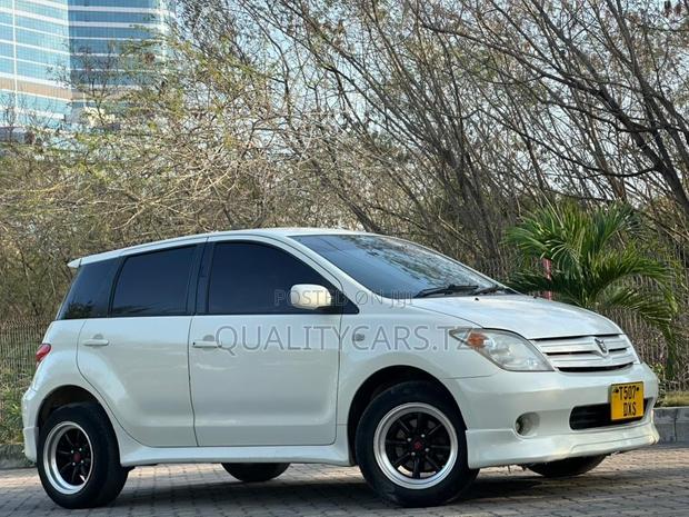 Toyota IST 2004 White