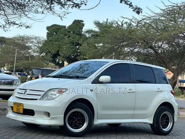 Toyota IST 2004 White