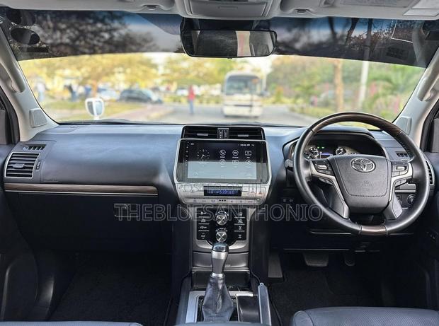 Toyota Land Cruiser Prado 2019 White