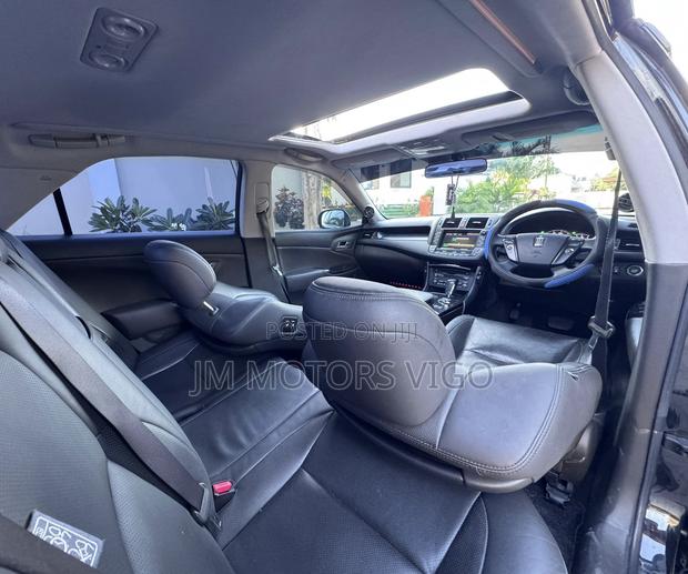 Toyota Crown 2009 Black