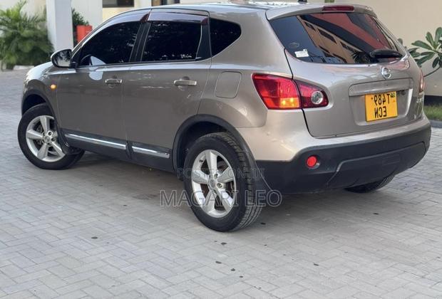 Nissan Dualis 2009 Beige