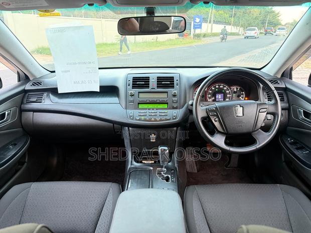 Toyota Crown 2009 Black