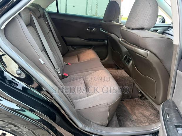 Toyota Crown 2009 Black