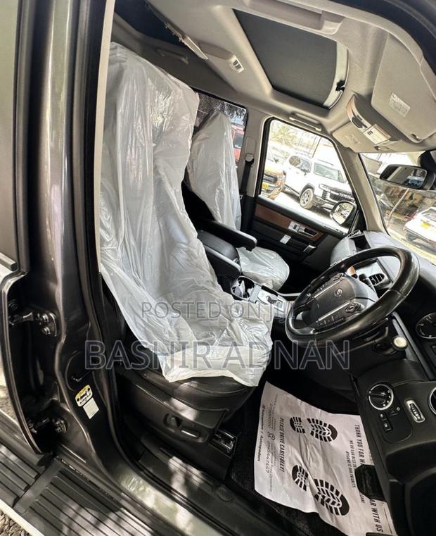 Land Rover Discovery 2016 Gray