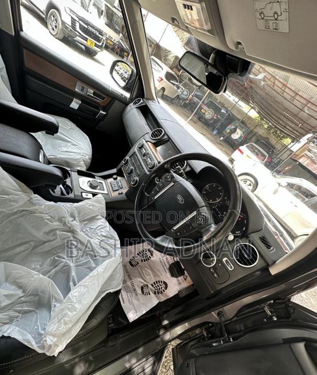 Land Rover Discovery 2016 Gray