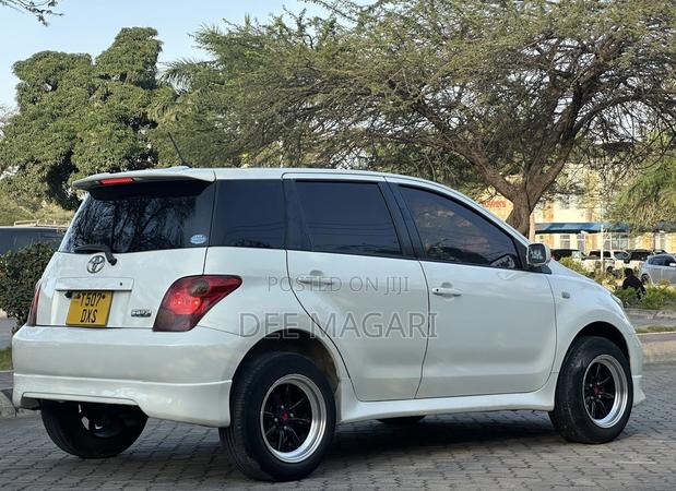 Toyota IST 2004 White