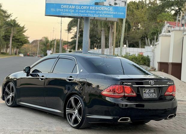 Toyota Crown 2009 Black