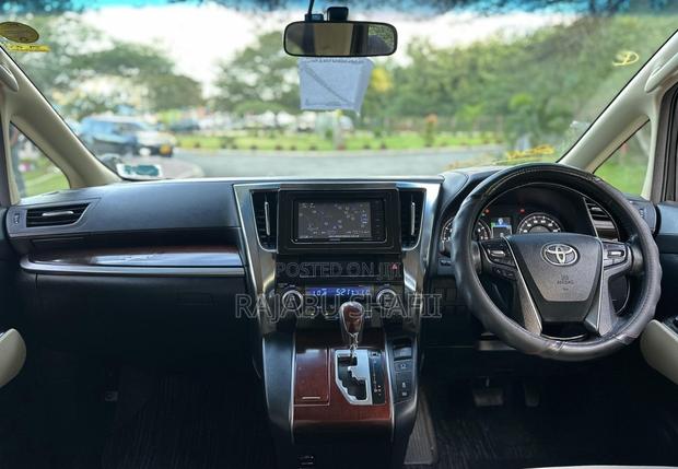 Toyota Vellfire 2.5 Z 2016 Gray