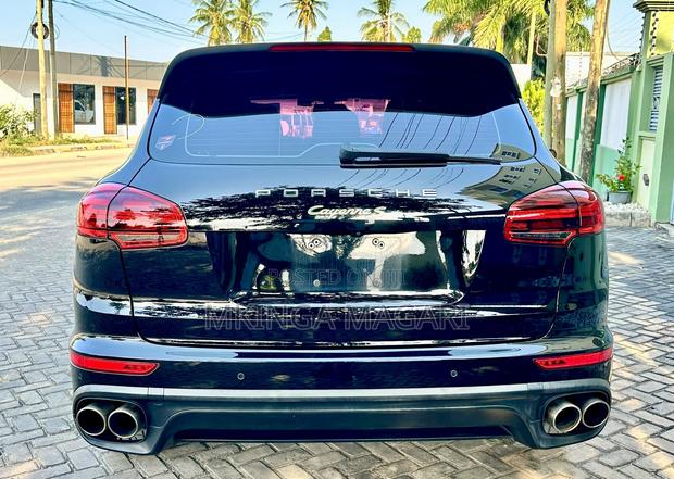 Porsche Cayenne 2016 Black