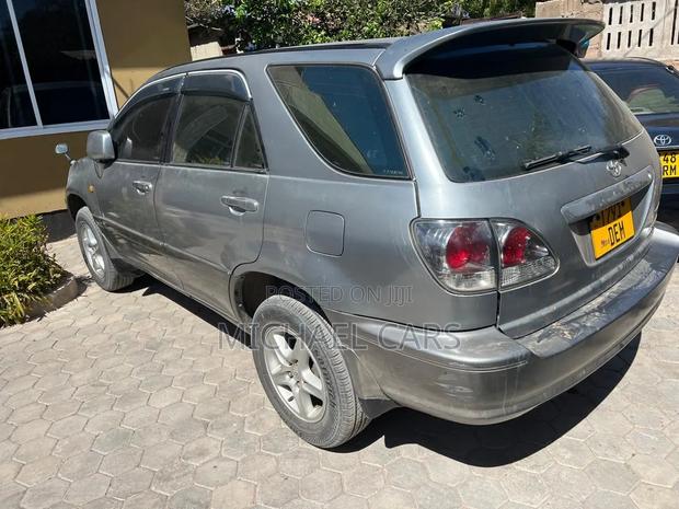 Toyota Harrier 2001 Silver