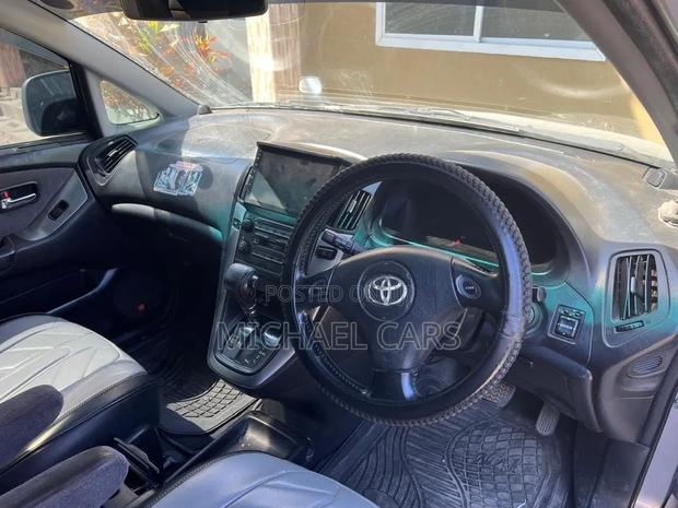 Toyota Harrier 2001 Silver