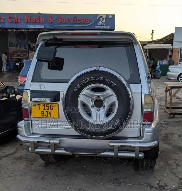 Toyota Land Cruiser Prado 2002 Silver
