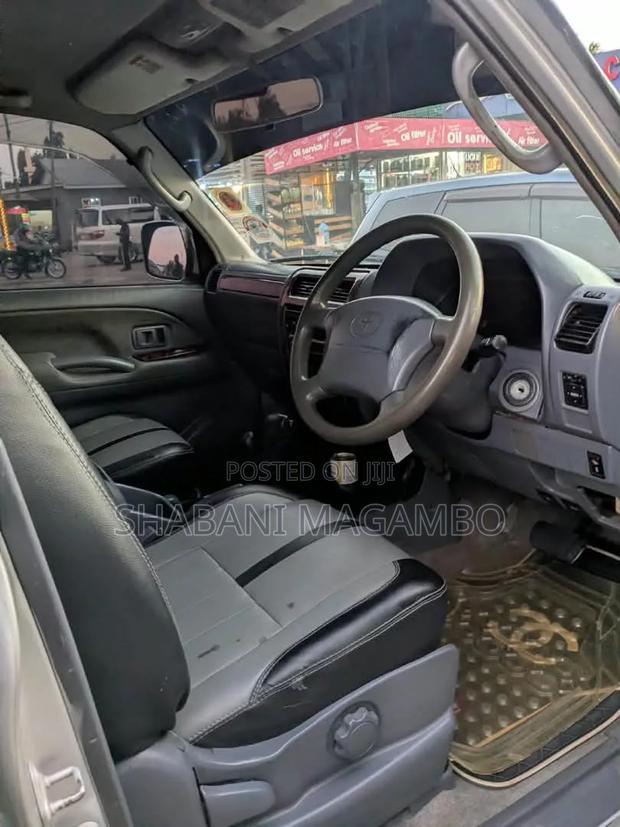 Toyota Land Cruiser Prado 2002 Silver