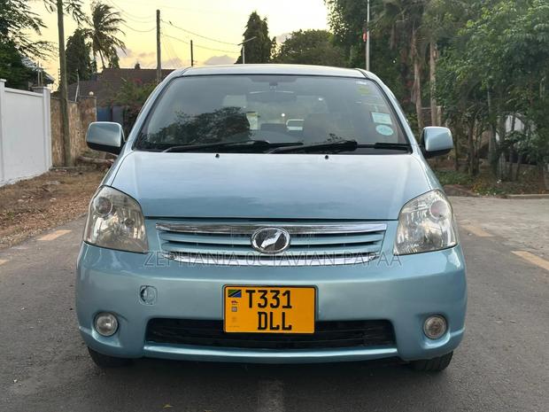 Toyota Raum 2006 Blue