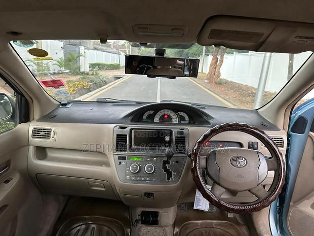 Toyota Raum 2006 Blue